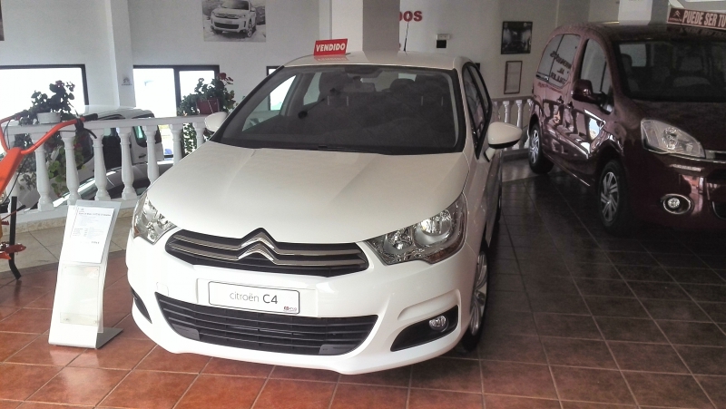 NUEVO C4 WHITE VTI 95 CV ATRACTION NUEVO C4 WHITE VTI 95 CV ATRACTION